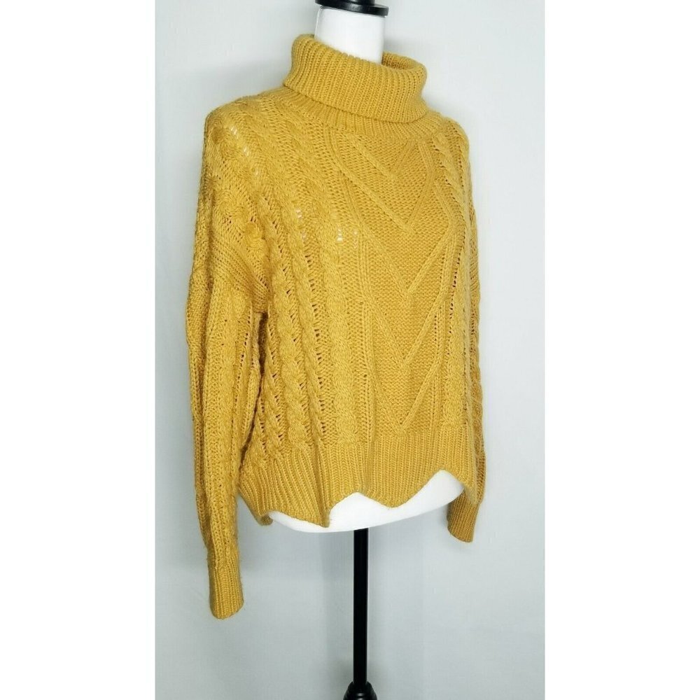 ces femme Sweater size small chunky cable knit‎ mustard mango fuzzy turtle neck